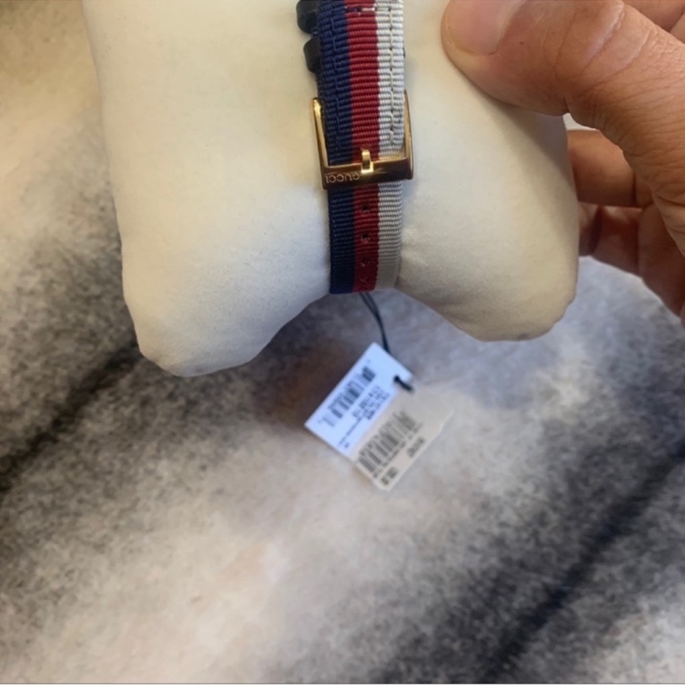 Gucci G- Frame Logo Red White Blue Watch YA147405 - Picture 13 of 15